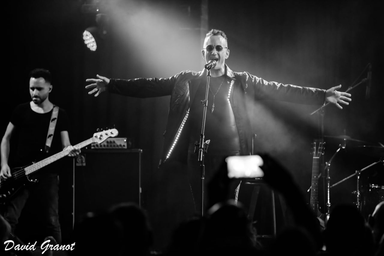 U2 tribute band live on stage in South Florida (8)