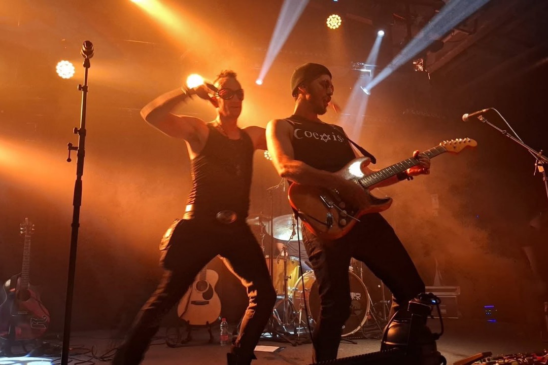 U2 tribute band live on stage in South Florida (11)